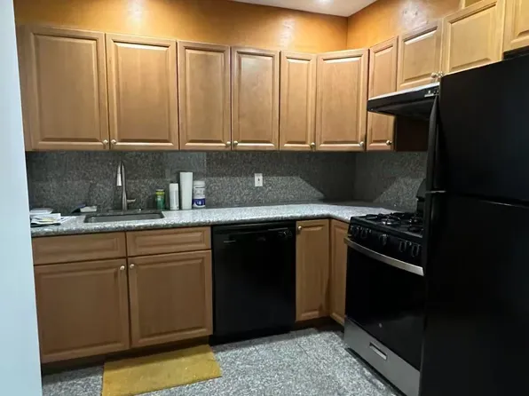 6714 14th Ave APT 1F, Brooklyn, NY 11219