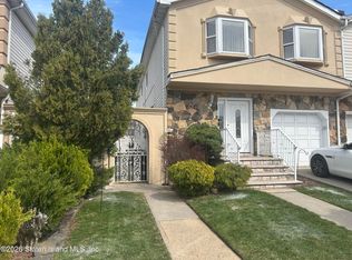 385 Brookfield Ave, Staten Island, NY 10308
