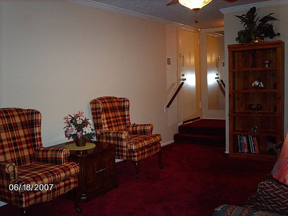 Entrance / Foyer Area