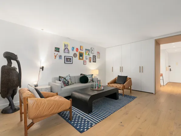 230 East 15th Street image 3 of 10