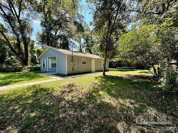 3rd image of 4845 Sierra Dr