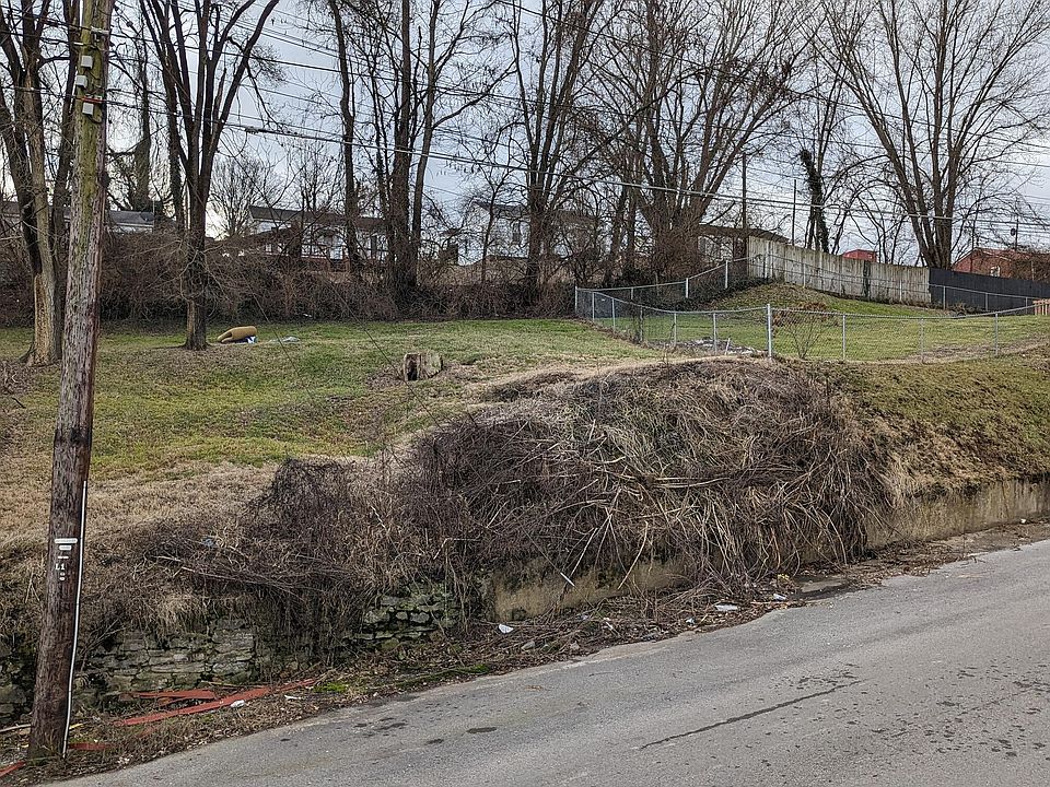 1st image of 3 Euclid Avenue Ext
