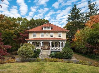 45 Sinawoy Rd, Cos Cob, CT 06807