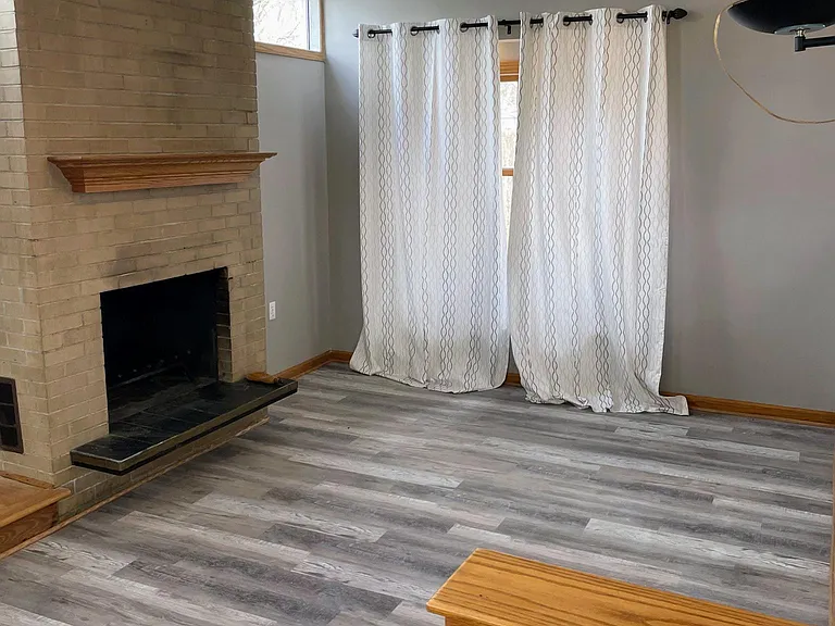 126 Meadowbrook Ln — Photo 3