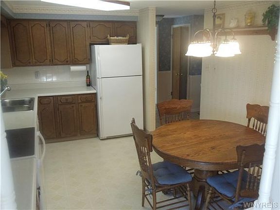 3rd image of 289 Fruitwood Ter