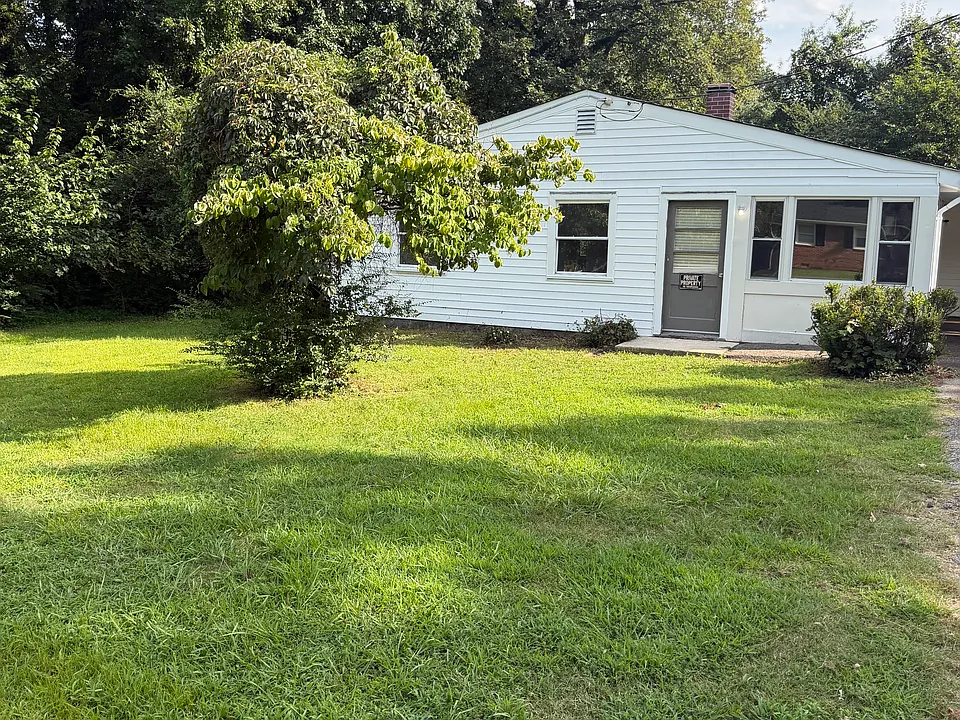 2949 Dundas Rd