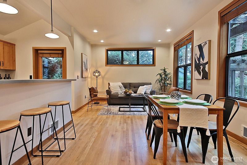 5th image of 313 Edgecliff Drive