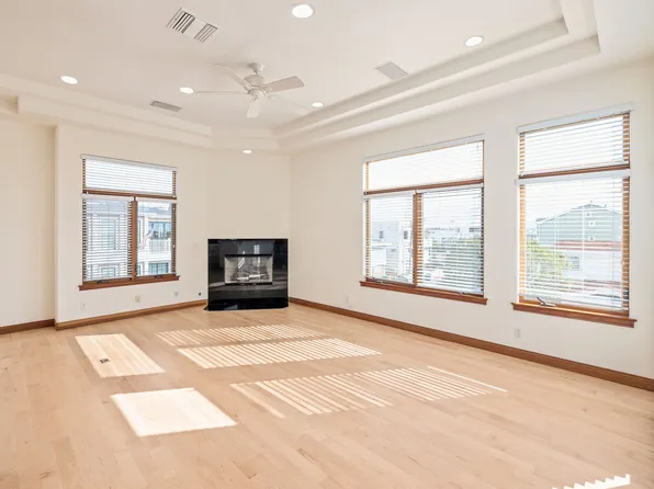333 11th St, Hermosa Beach, CA 90254