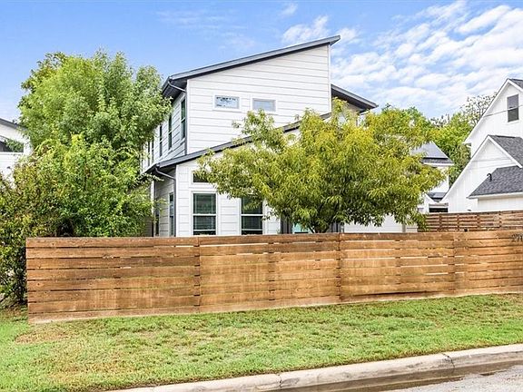 2nd image of 2708 Zaragosa St