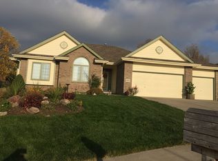 16036 Spaulding Cir, Omaha, NE 68116