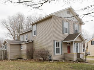 411 Maple St, Three Rivers, MI 49093