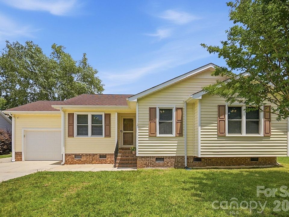 1st image of 3626 Farm Lake Dr SW