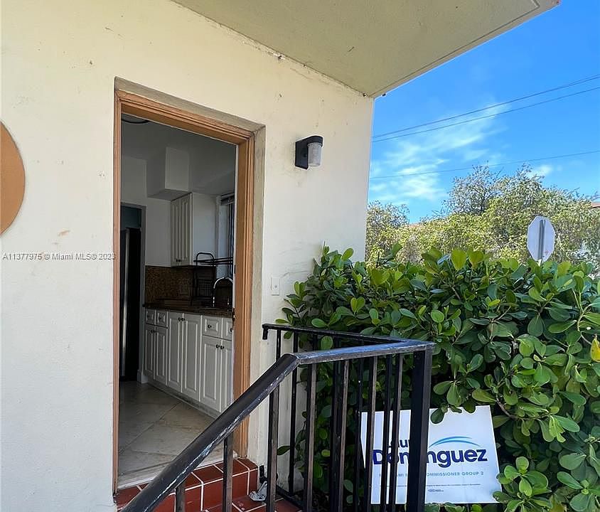 1st image of 6895 Byron Ave APT 106