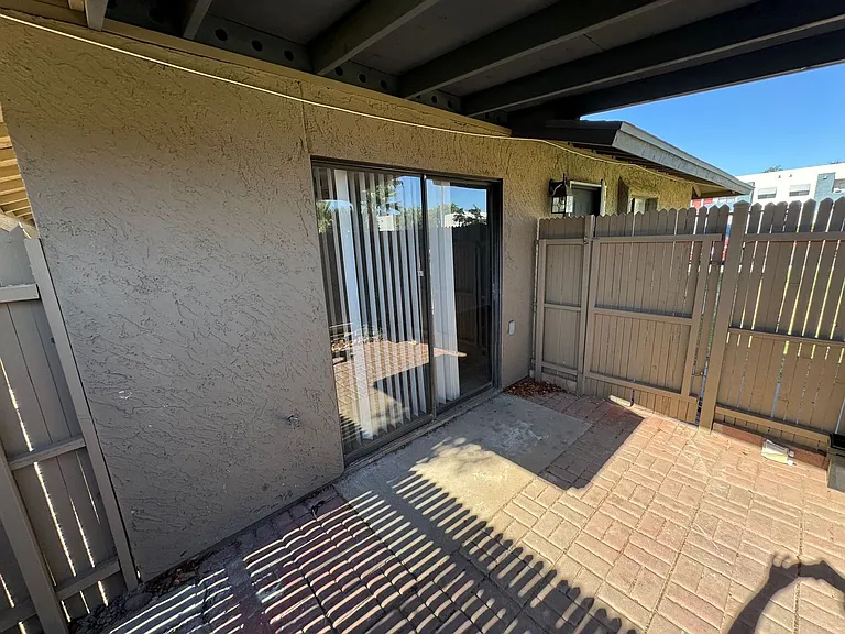 286 W Palomino Dr #101 — Photo 19