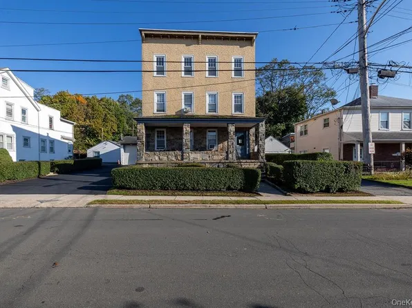 18 Woodside Ave Fl 3, West Harrison, NY 10604