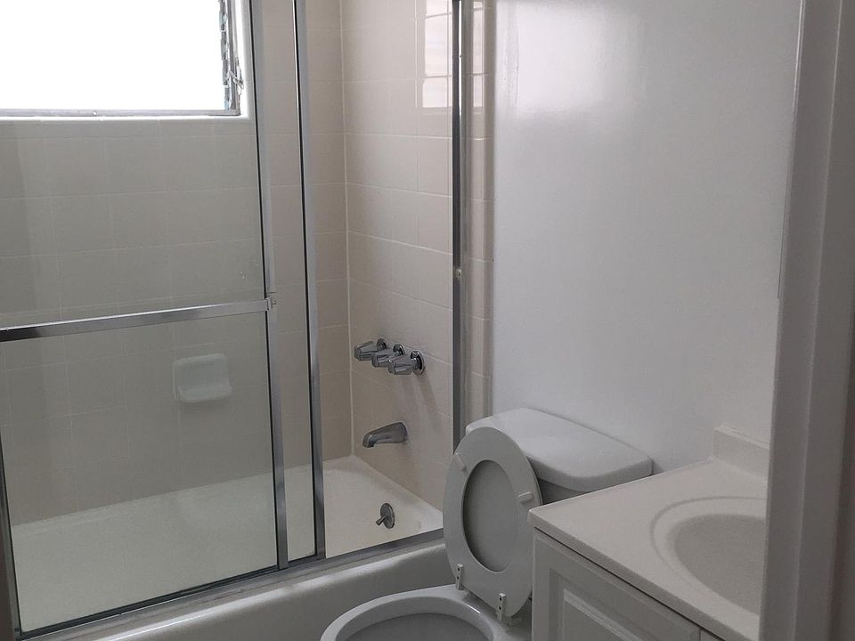 2nd image of 1415 Brockton Ave APT 205
