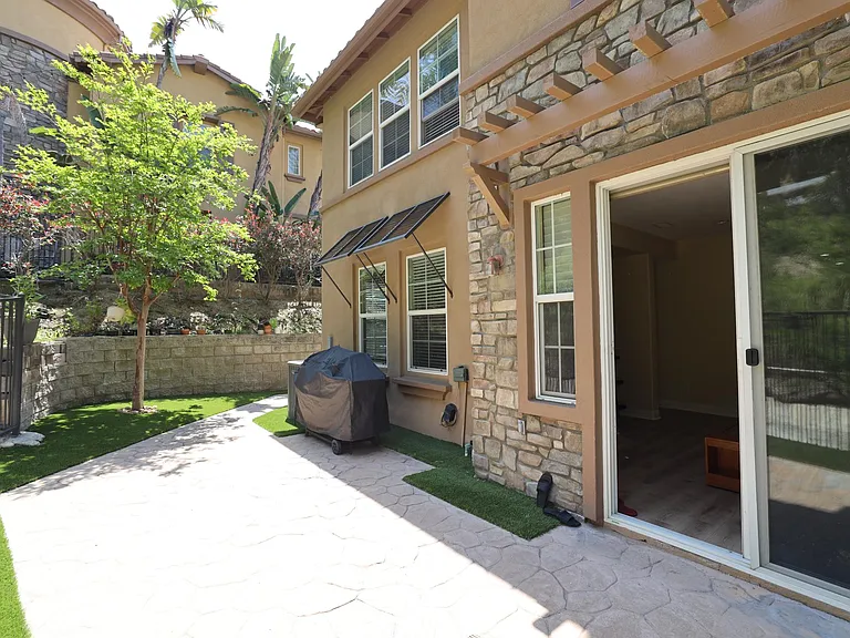 3426 Caraway Ln — Photo 6
