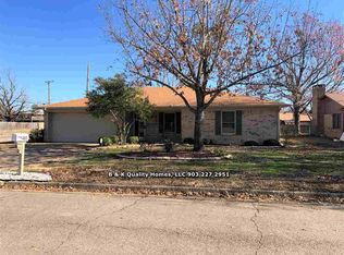 460 33rd St NE, Paris, TX 75460