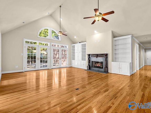 4th image of 207 Hummingbird Way