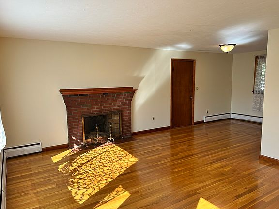 3rd image of 11 Sunflower Rd