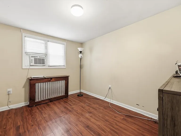 39 Waverly St #1 — Photo 6
