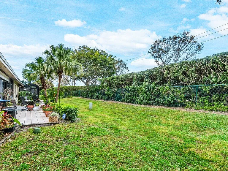 18855 Candlewick Dr — Photo 26
