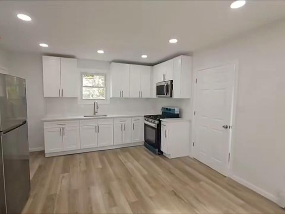 5th image of 24 Columbia Street