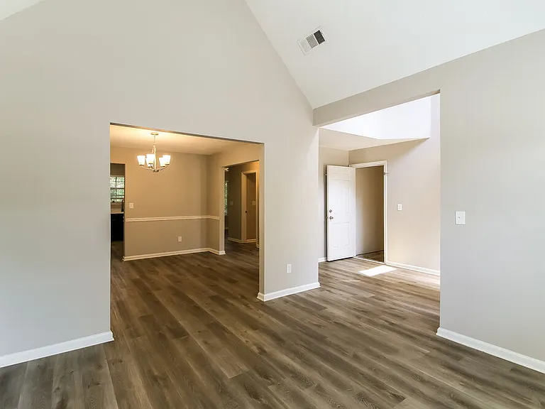 2530 Walter Way — Photo 5