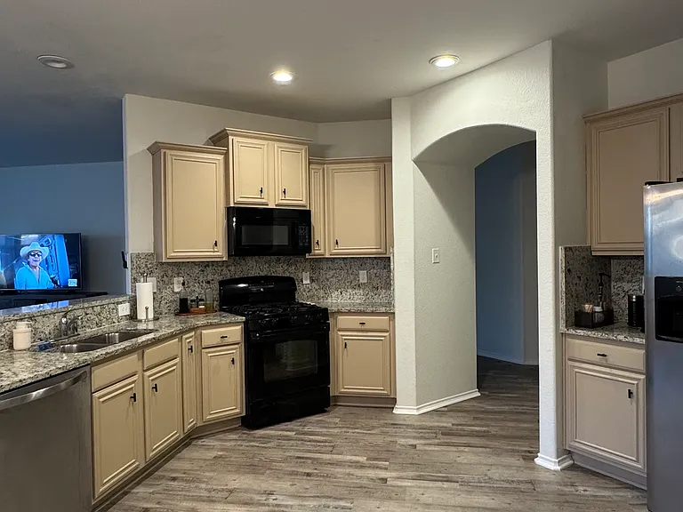 434 Winchester Dr — Photo 11