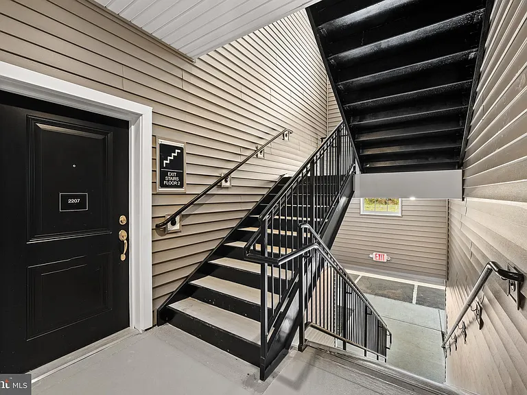 2207 Prince Hall Dr — Photo 4