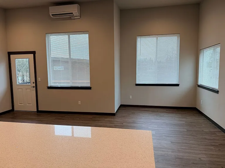 225 Penny Ave — Photo 5