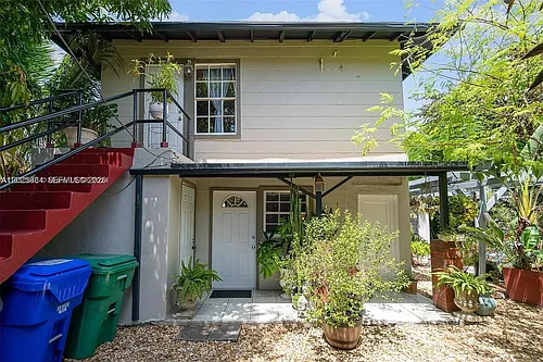 226 SW 6th Ave #6 Photo 1