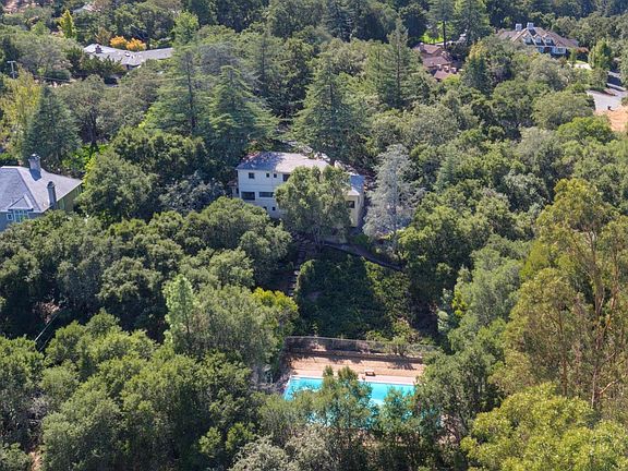3rd image of 18800 Blythswood Dr
