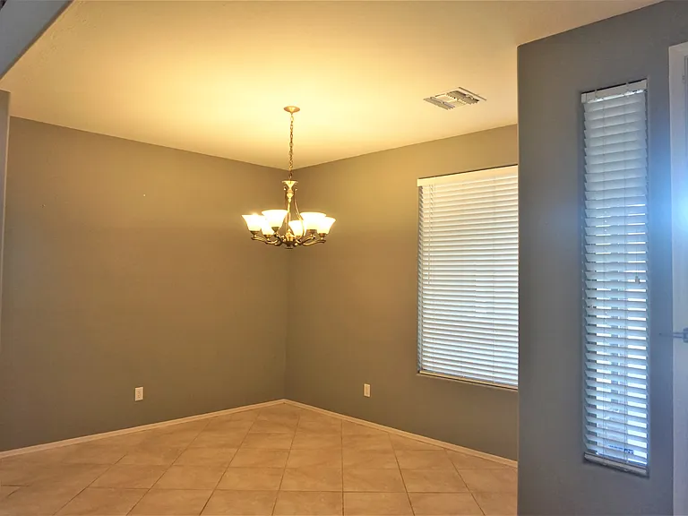 2586 E Remington Pl — Photo 14
