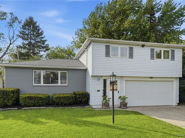 22 Newgate Rd, Amherst, NY 14226