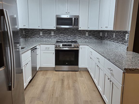 2nd image of 257 Waverly Dr