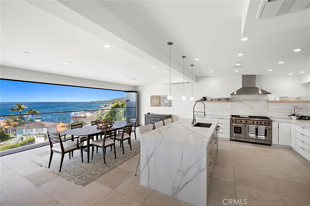 4 bed, 4.5 bath, 3055 sqft, $30,000 — Photo 4