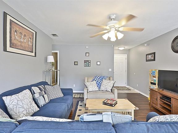 5th image of 27 Woodcock Cir