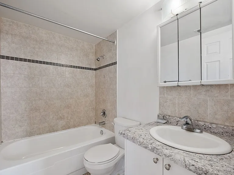420 Greenhill Ave — Photo 5