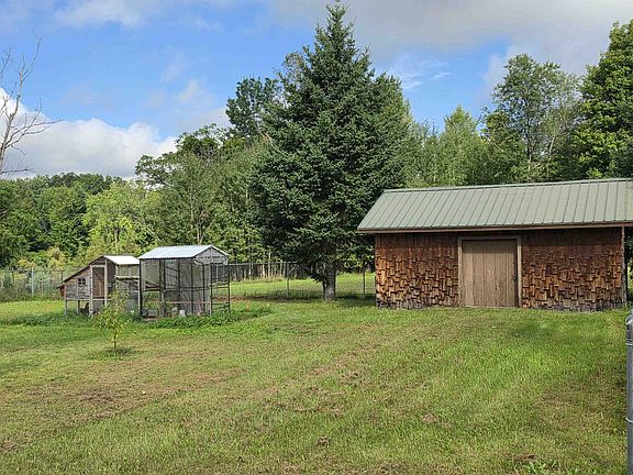 4th image of 375 Lacomb Rd