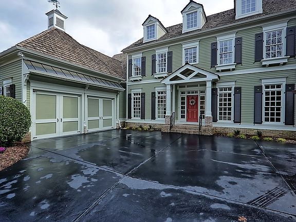 2nd image of 26 NE Cove Cir