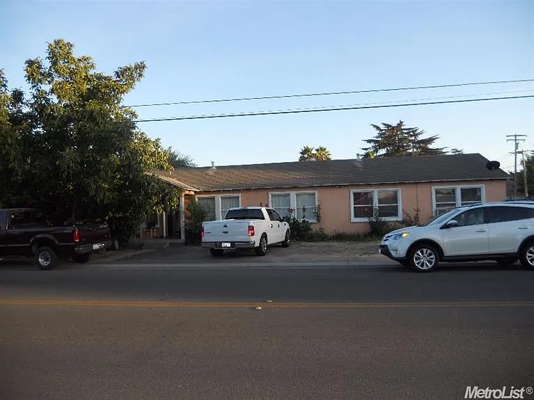 5112 1st St photo 1