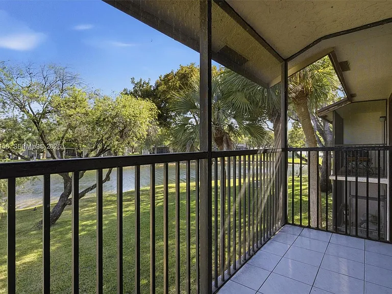 9994 Nob Hill Ct #9994 — Photo 22
