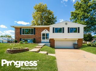 1755 N Downs Dr, Florissant, MO