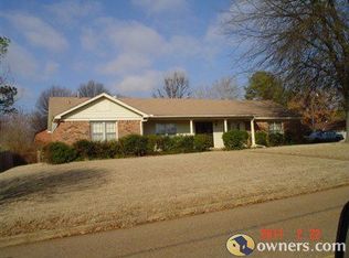 8091 Farmington Dr W, Southaven, MS 38671