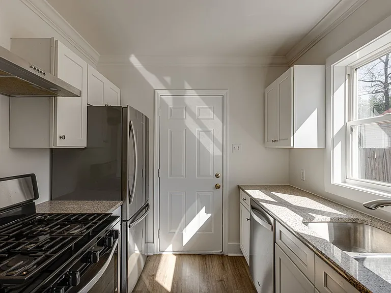 5211 Sunbeam Ave — Photo 14