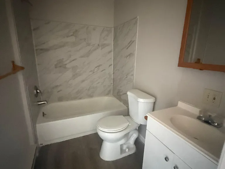 348 S 6th St #2B — Photo 3