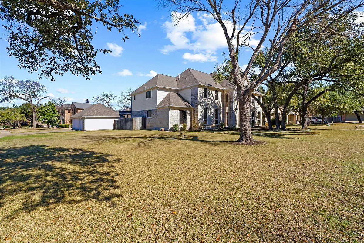 Building Photo - 1001 Chickory Ct