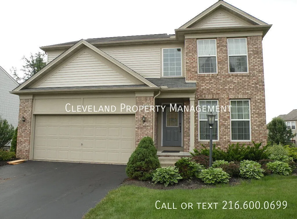 Wonderful Chagrin Falls Home! — Photo 1