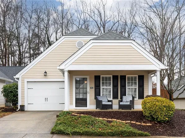 5011 Kathryn Glen Dr, Acworth, GA 30101